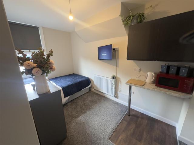 Room for rent in Potters Corner, East Midlands
