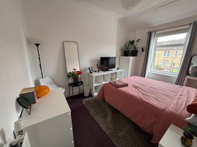 Room for rent in Linthouse, Scotland