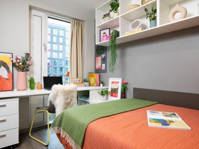 Room for rent in Saint Pancras, Greater London