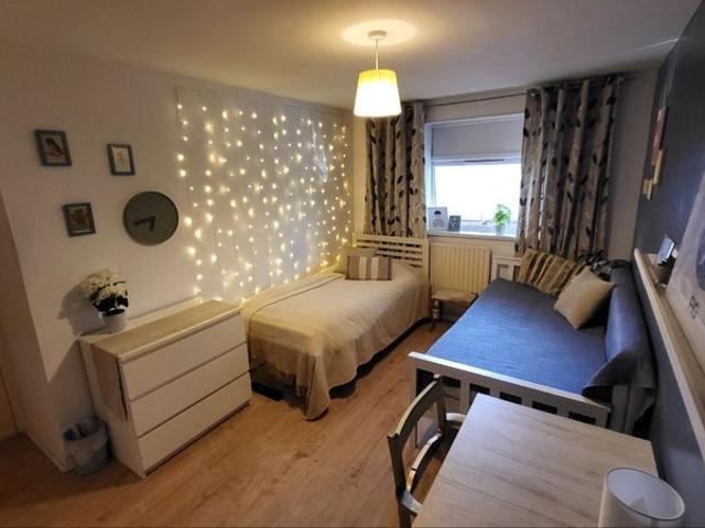 Room for rent in Fallow Corner, Greater London