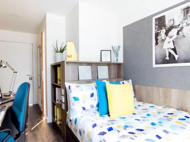 Room for rent in Somers Town, City Of Portsmouth