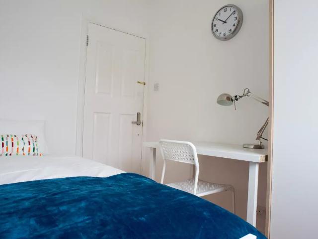 Flat for rent in London Borough of Merton, Greater London