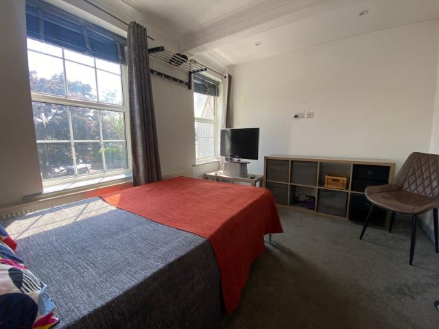 Room for rent in Cookham Rise