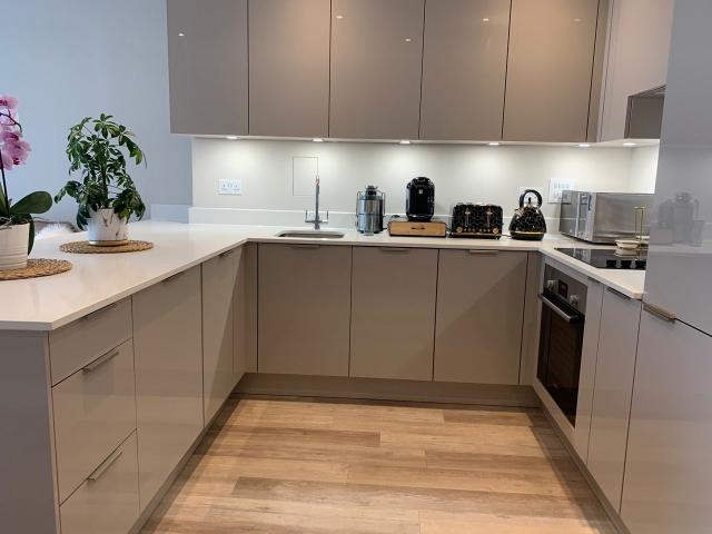 Room for rent in New Southgate, Greater London