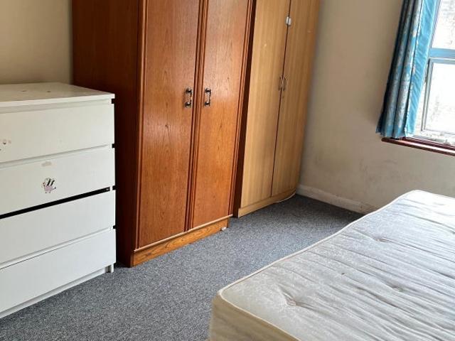 Room for rent in Cann Hall, Greater London