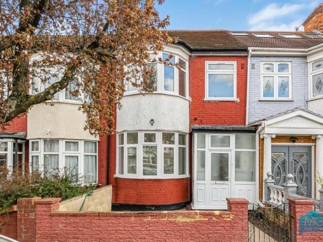 Room for rent in Scotch Estate, Greater London