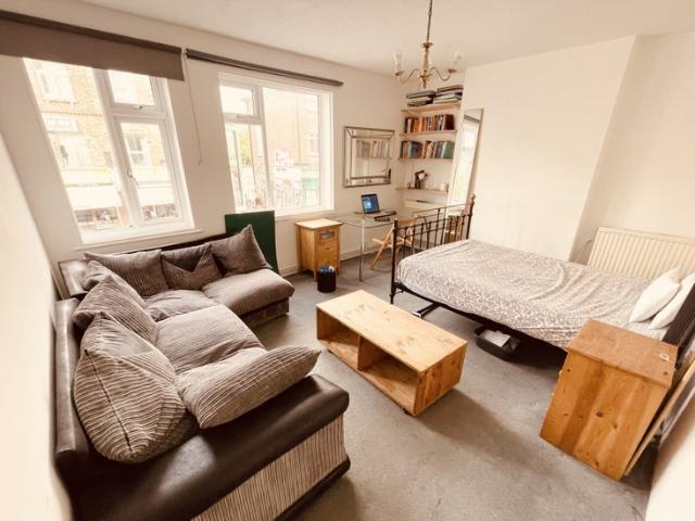 Room for rent in Stockwell, Greater London