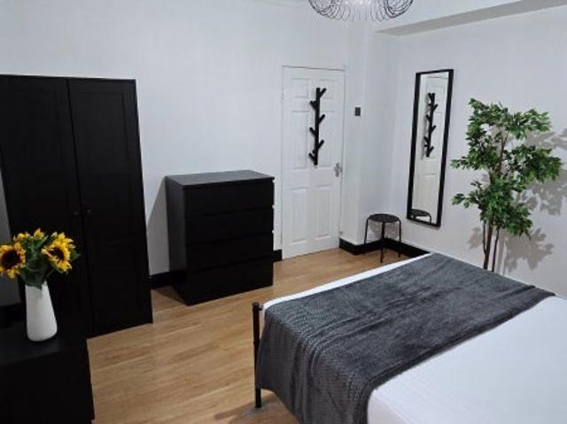 Room for rent in Bancroft Estate, Greater London