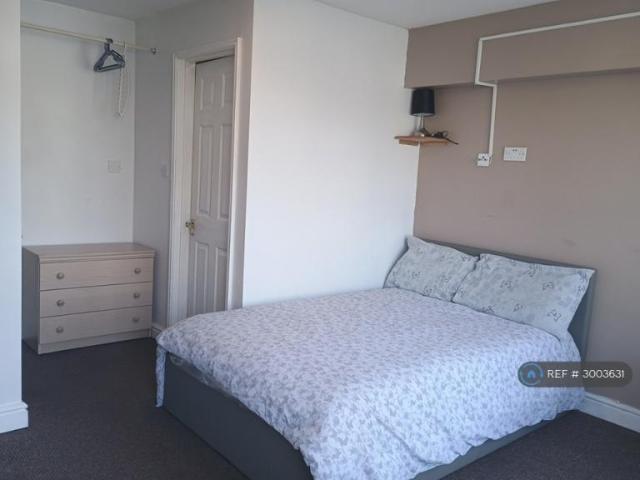 Room for rent in Woodside, Brierley Hill