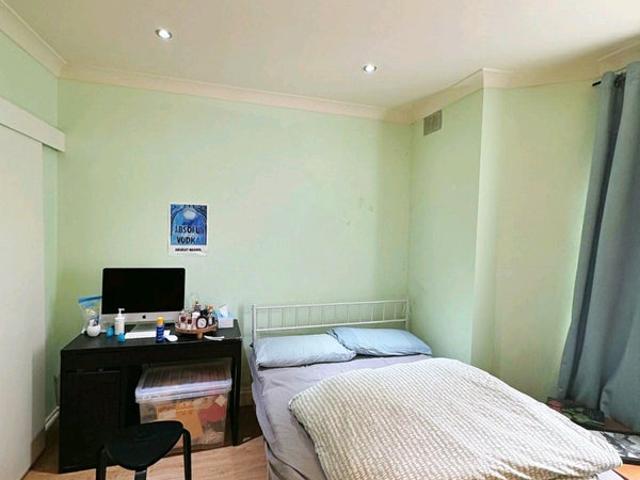 Room for rent in Shepherd's Bush, Greater London