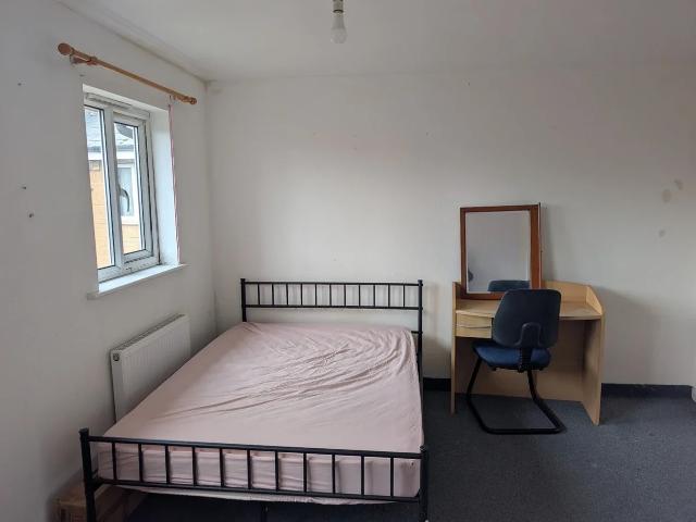 Room for rent in Barton, Gloucester