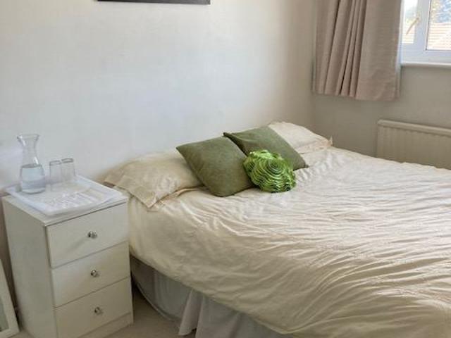 Room for rent in Llandough