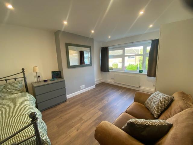 Room for rent in Earlsfield, Greater London