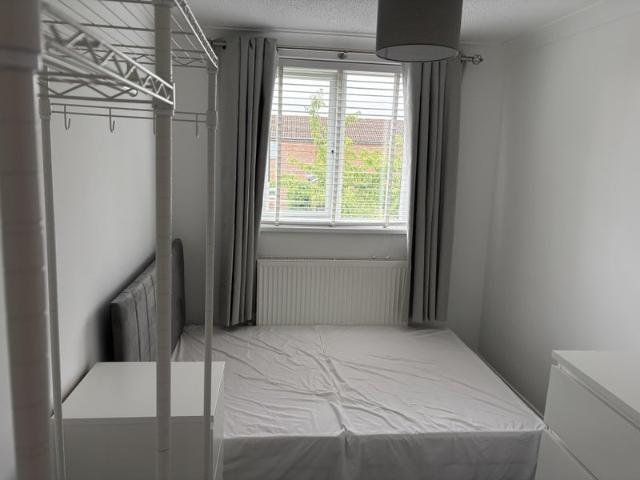 Room for rent in Coity, Wales