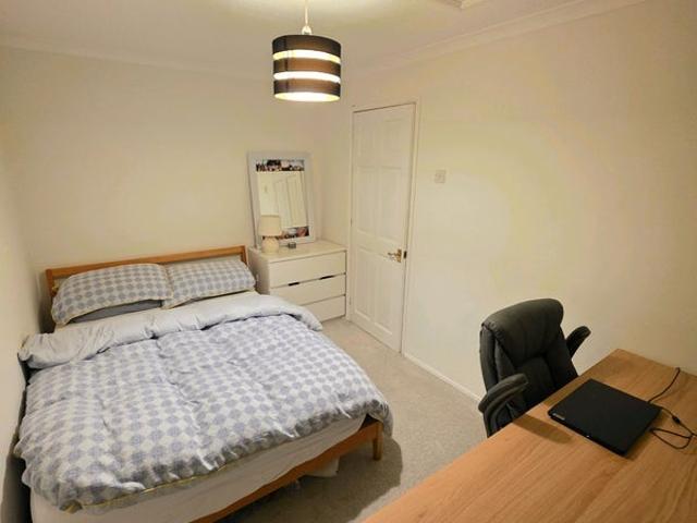 Room for rent in Barrs Court, Cadbury Heath