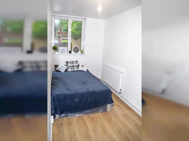 Room for rent in North Kensington, Greater London