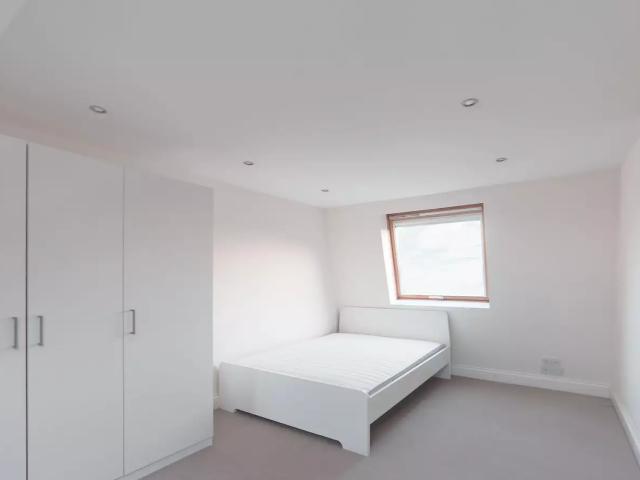 Flat for rent in Kensal Town, Greater London
