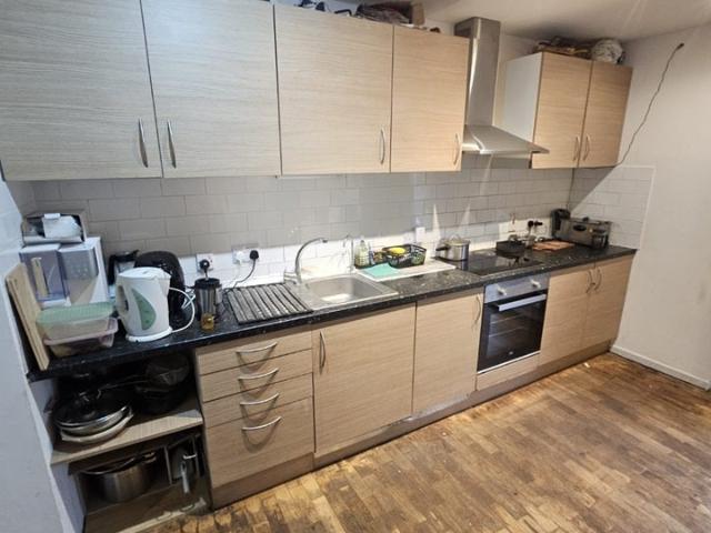 Room for rent in Charlton, Greater London
