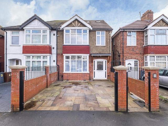 Room for rent in London Borough of Hounslow, Osterley
