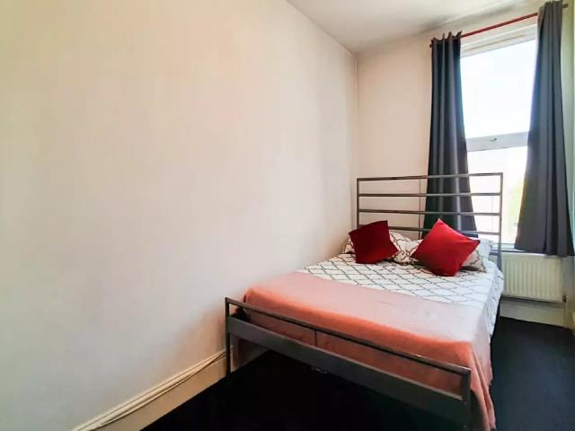 Flat for rent in Streatham Hill, Greater London