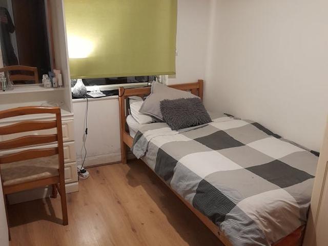 Room for rent in Gorse Hill, Trafford Park