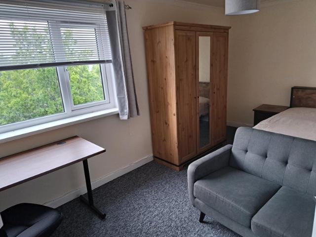 Room for rent in Pontypridd, Wales