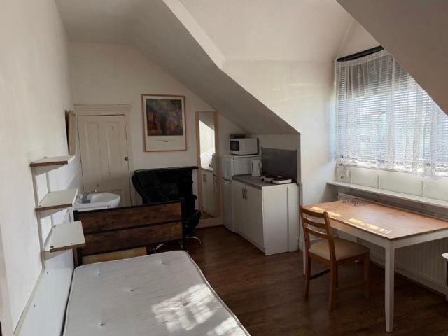 Room for rent in Highams Park, Greater London