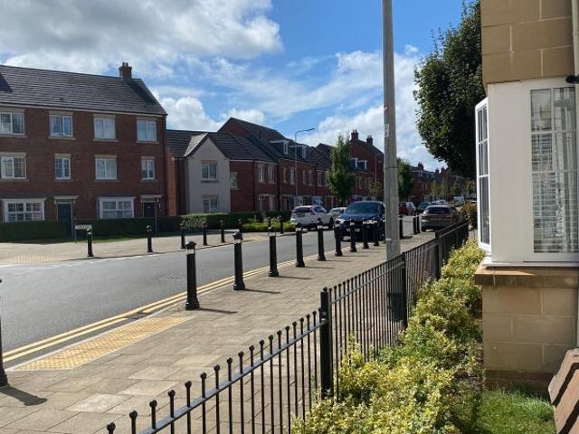 Room for rent in Falcon Lodge, Wales