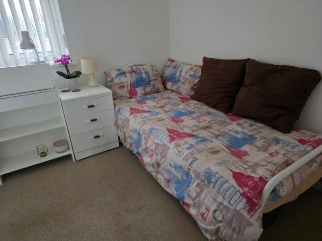 Room for rent in Hutton Mount, Navestock Side