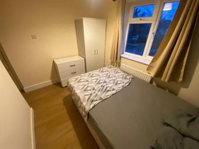 Room for rent in Sudbury, Greater London