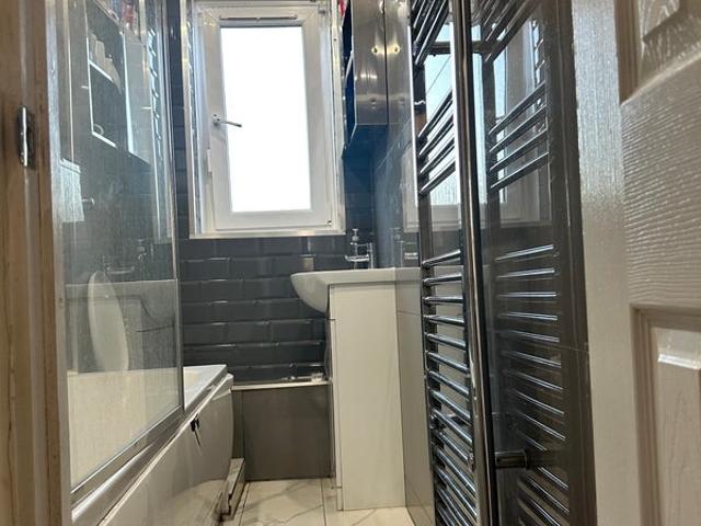 Room for rent in Coldharbour, Greater London
