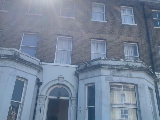 Room for rent in Charlton, Greater London