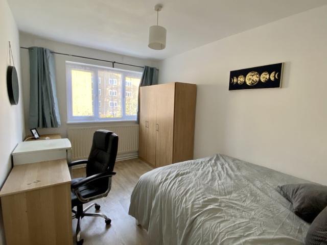 Room for rent in Roehampton, Greater London