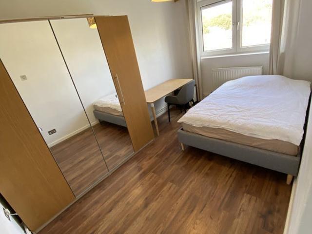 Room for rent in Southfields, Greater London