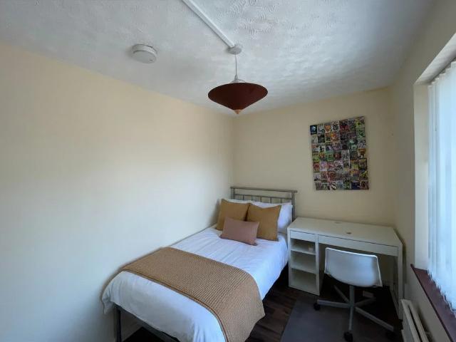 Room for rent in Woodcross, West Midlands