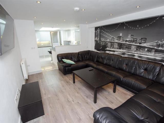 Flat for rent in Stirchley, West Midlands