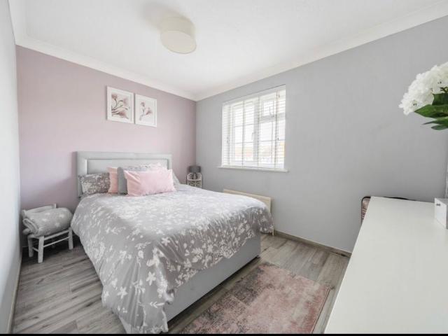 Room for rent in Oad Street, Kent
