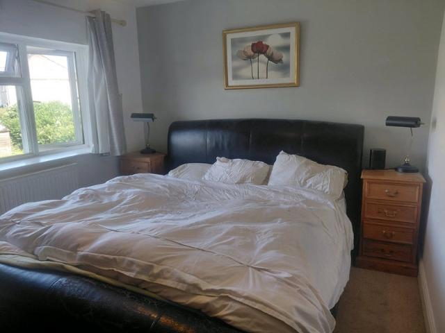 Room for rent in Falcon Lodge, Wales