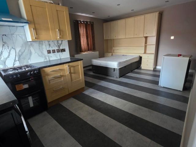 Room for rent in Colnbrook with Poyle, Slough