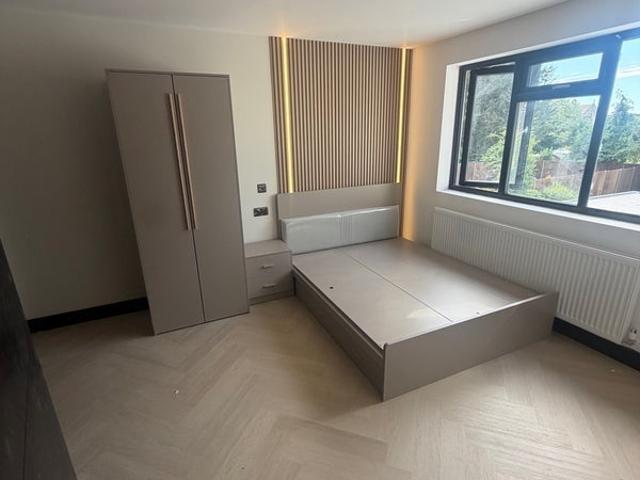 Room for rent in Honeybun community, Greater London