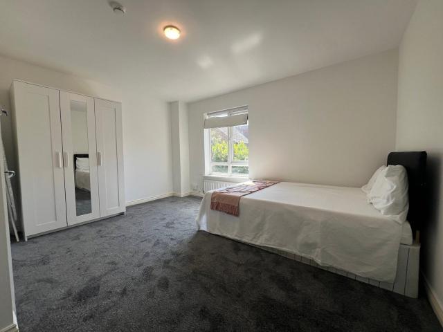 Room for rent in West Thurrock, Essex