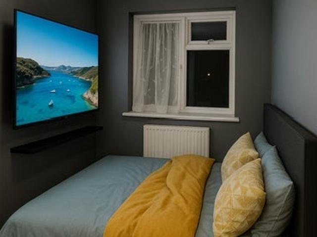 Room for rent in Colnbrook with Poyle, Slough