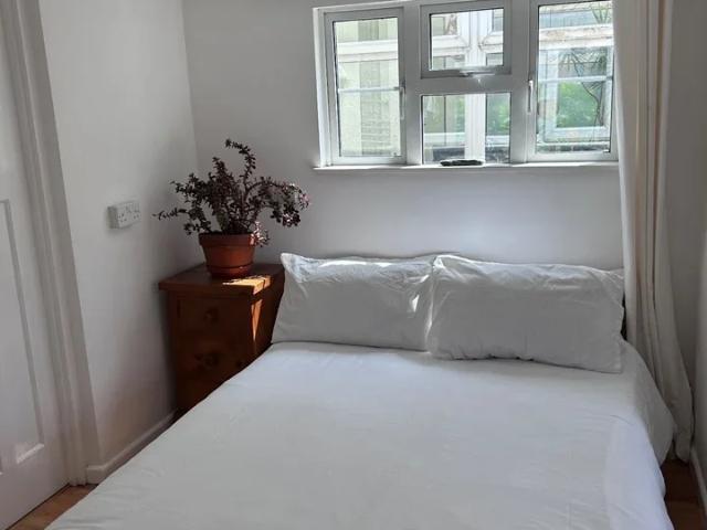 Room for rent in Bath And North East Somerset