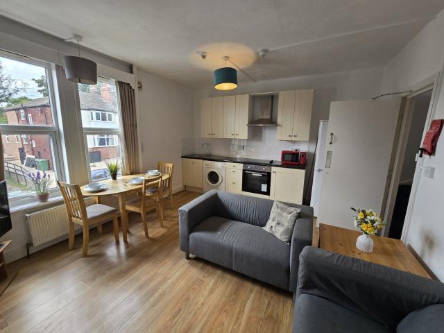 Room for rent in Upper Green, Leeds