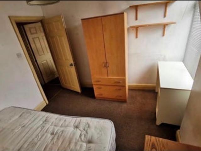 Room for rent in East Sheen, Greater London