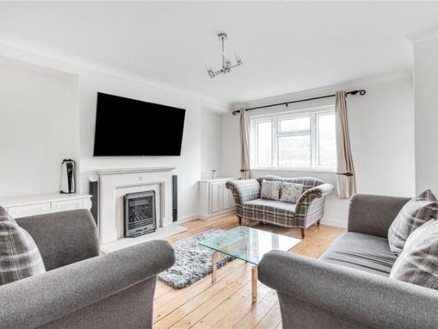 Room for rent in London Borough of Richmond upon Thames, Greater London