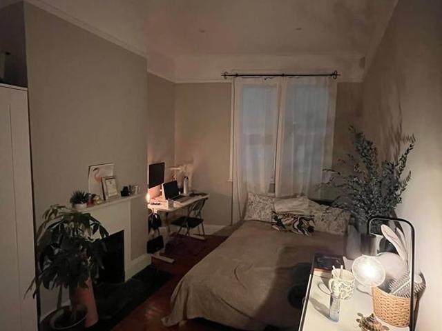 Room for rent in Furzedown, Greater London