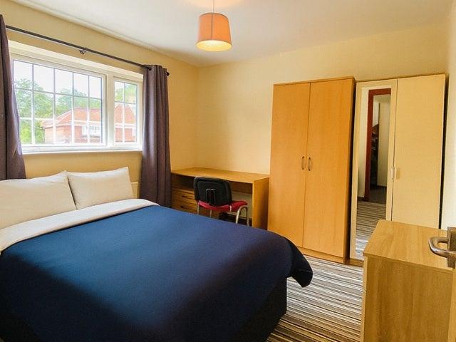 Room for rent in Gipsy Lane Estate, The Slade
