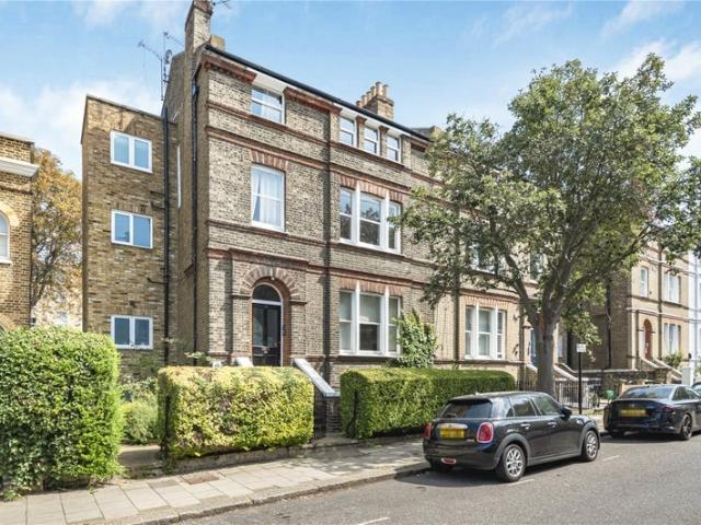Room for rent in Clapham, Greater London