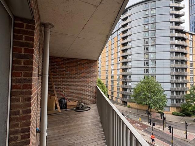 Room for rent in London Borough of Ealing, Park Royal